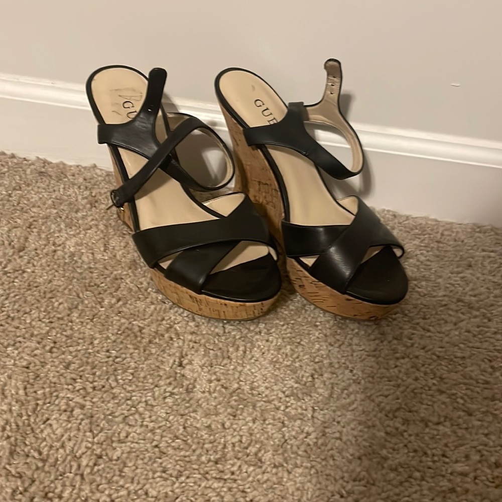 Black Guess Wedges